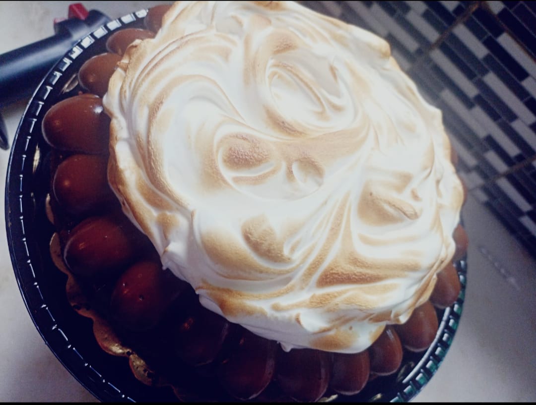 Lemon pie artesanal con merengue, postres caseros en Montevideo